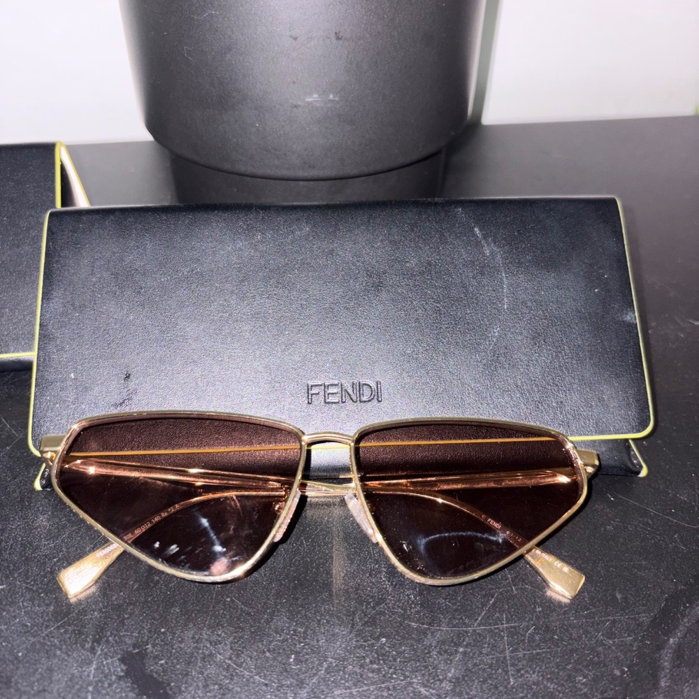 FENDI sunglass lot!!! - Picture 4 of 5